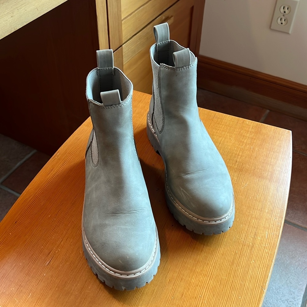 Dolce Vita booties, color: stone, size 7- great condition!
